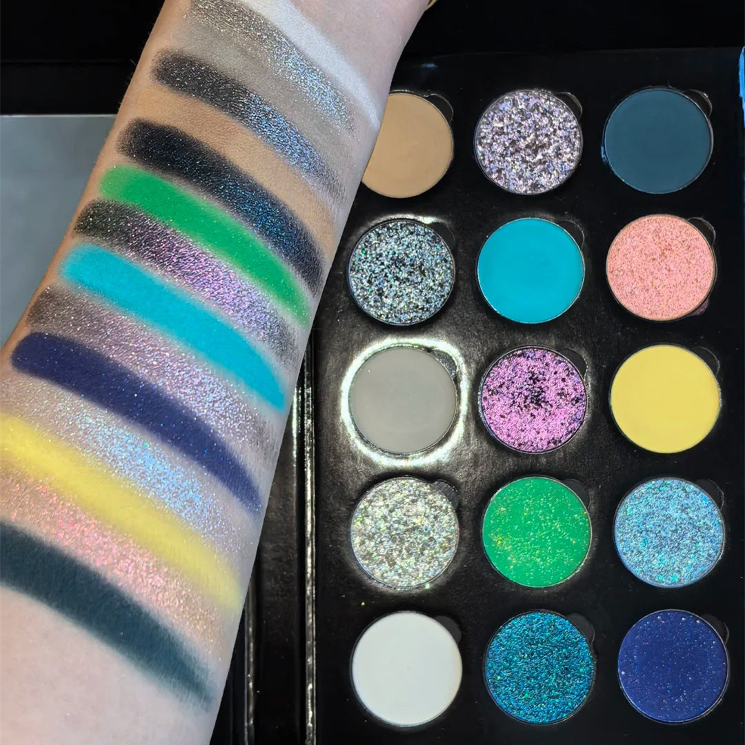 THE U COSMETICS Eye Of Universe Eyeshadow Palette Swatches🌃