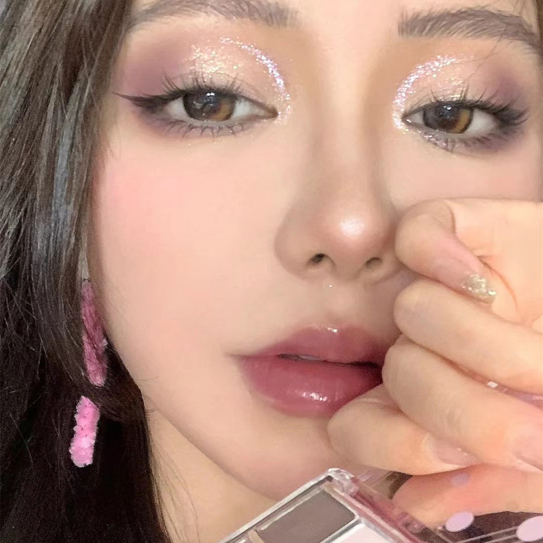 How To Create an Amazing Glitter Eye Makeup for Summer