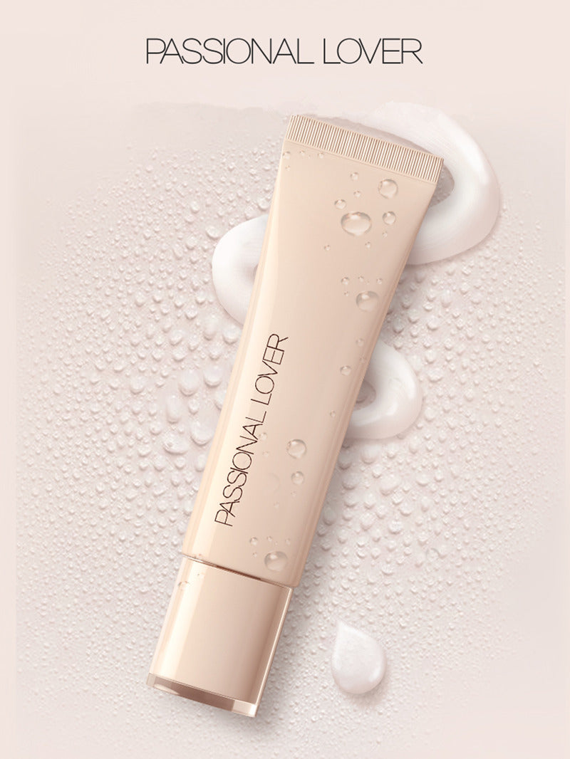 برايمر مكياج مائي مرطب نباتي من سلسلة Invisible من مجموعة PASSIONAL LOVER T3854