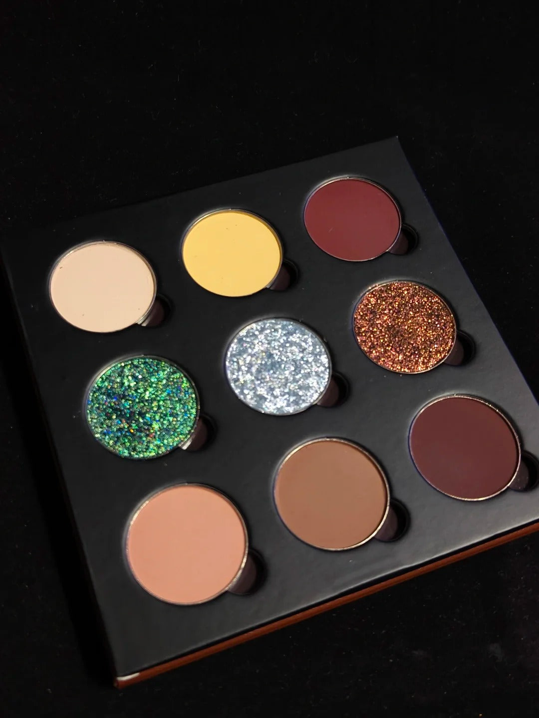 MuWen Dead Leaf Butterfly 9 Colors Chameleon Eyeshadow Palette T4576