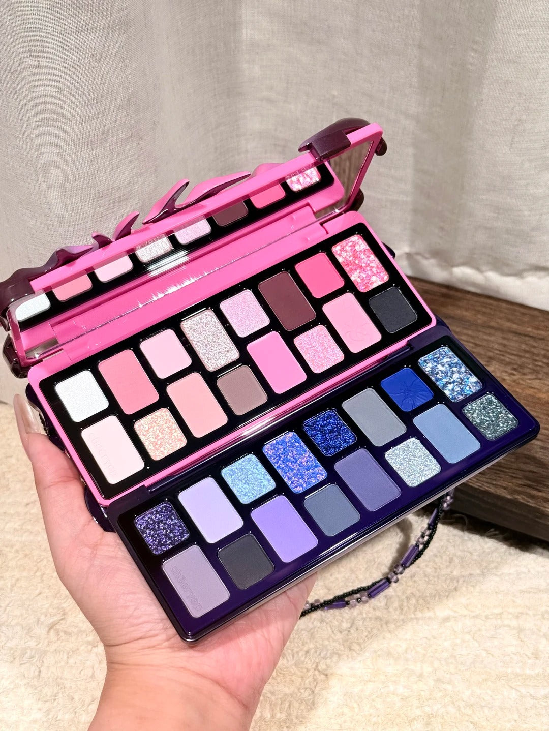 QianYan Fall into Forbidden Garden Collection 16-color Eyeshadow Palette T6023