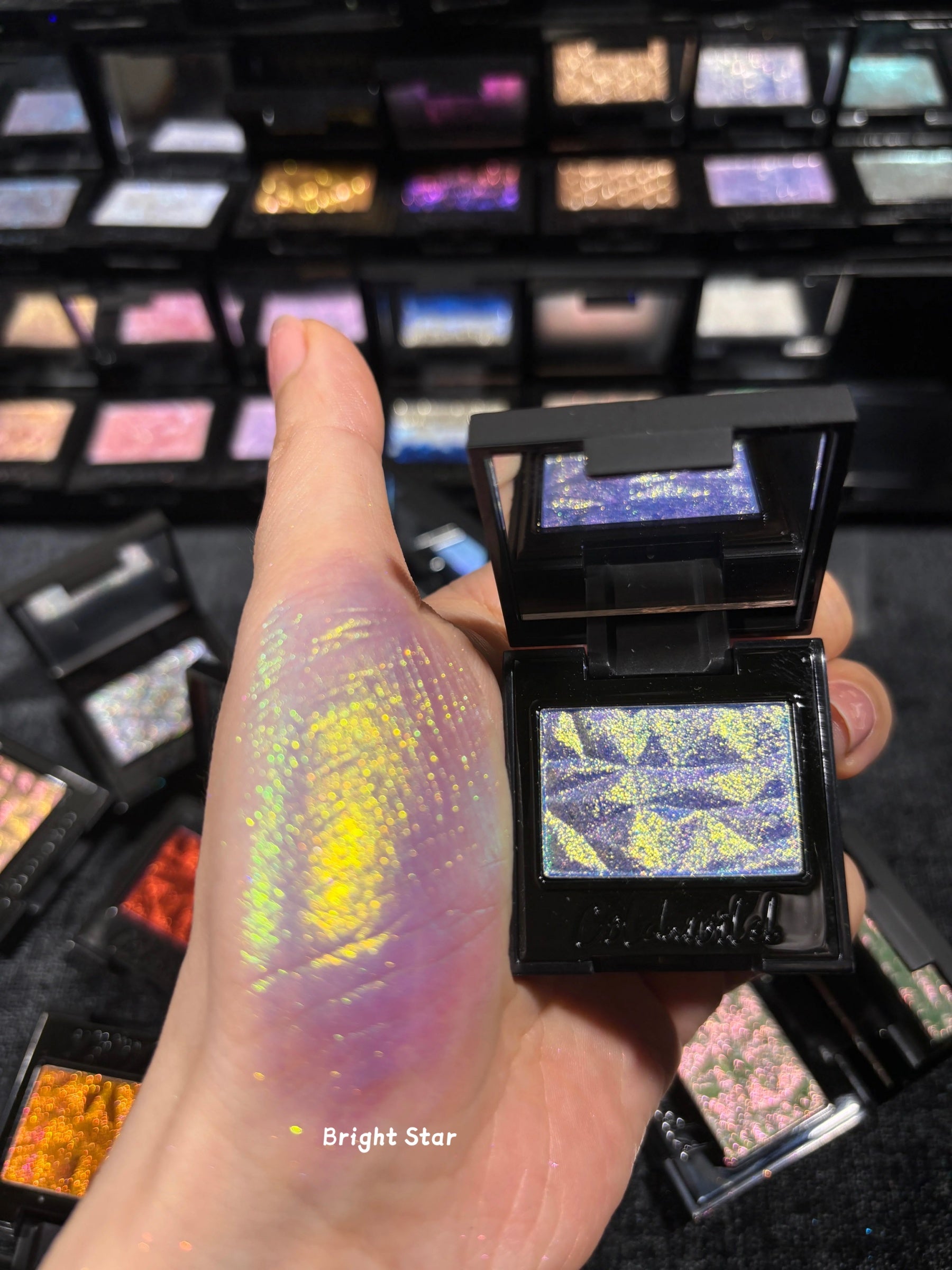 Cold N Wild Fluttering Heart Collection Super Chameleon Eyeshadow T5658