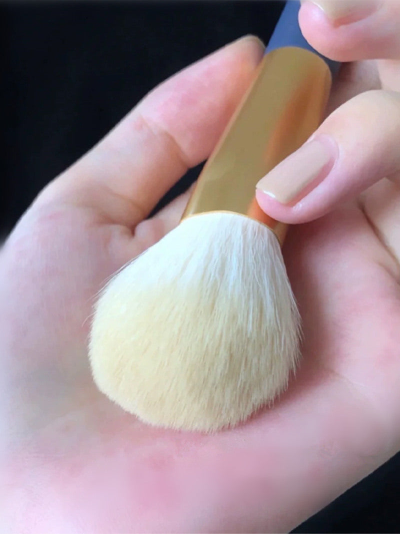 AMORTALS Star-Beats Makeup Brush For Blusher & Loose Powder T3309