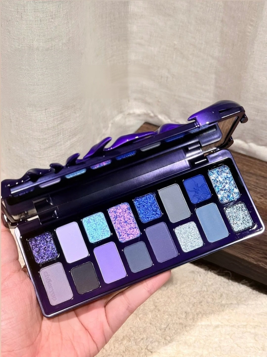 QianYan Fall into Forbidden Garden Collection 16-color Eyeshadow Palette T6023
