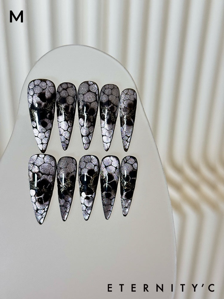 ETERNITY'C Handmade Custom Shining Lizard Pressed On Wearable Nails T4990