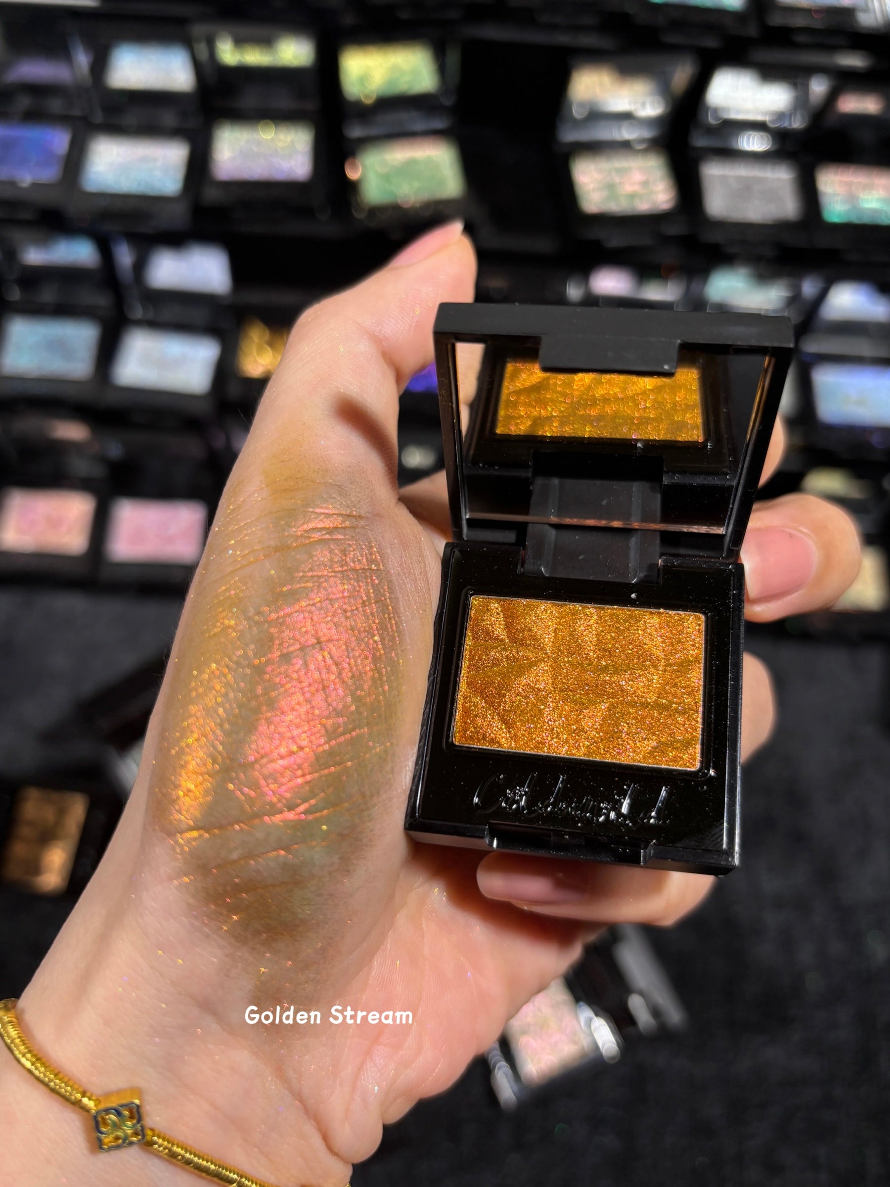 Cold N Wild Fluttering Heart Collection Super Chameleon Eyeshadow T5658