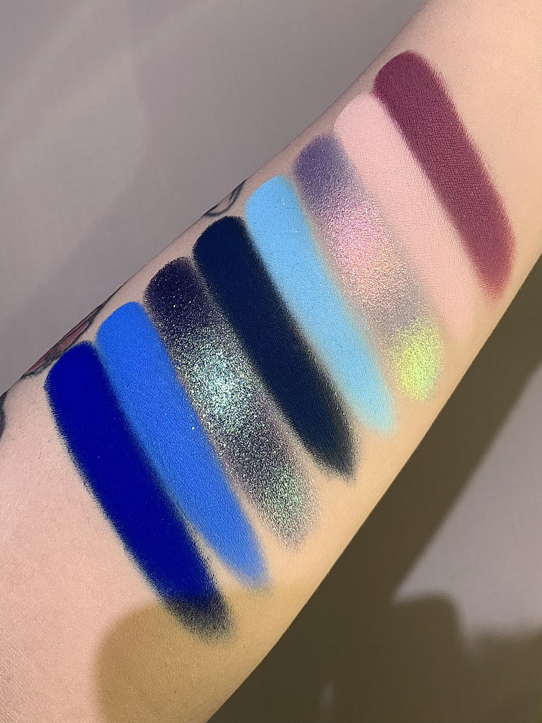 Narimi Blue Twilight Dawn 8-Color Eyeshadow Palette (6.0) T3947