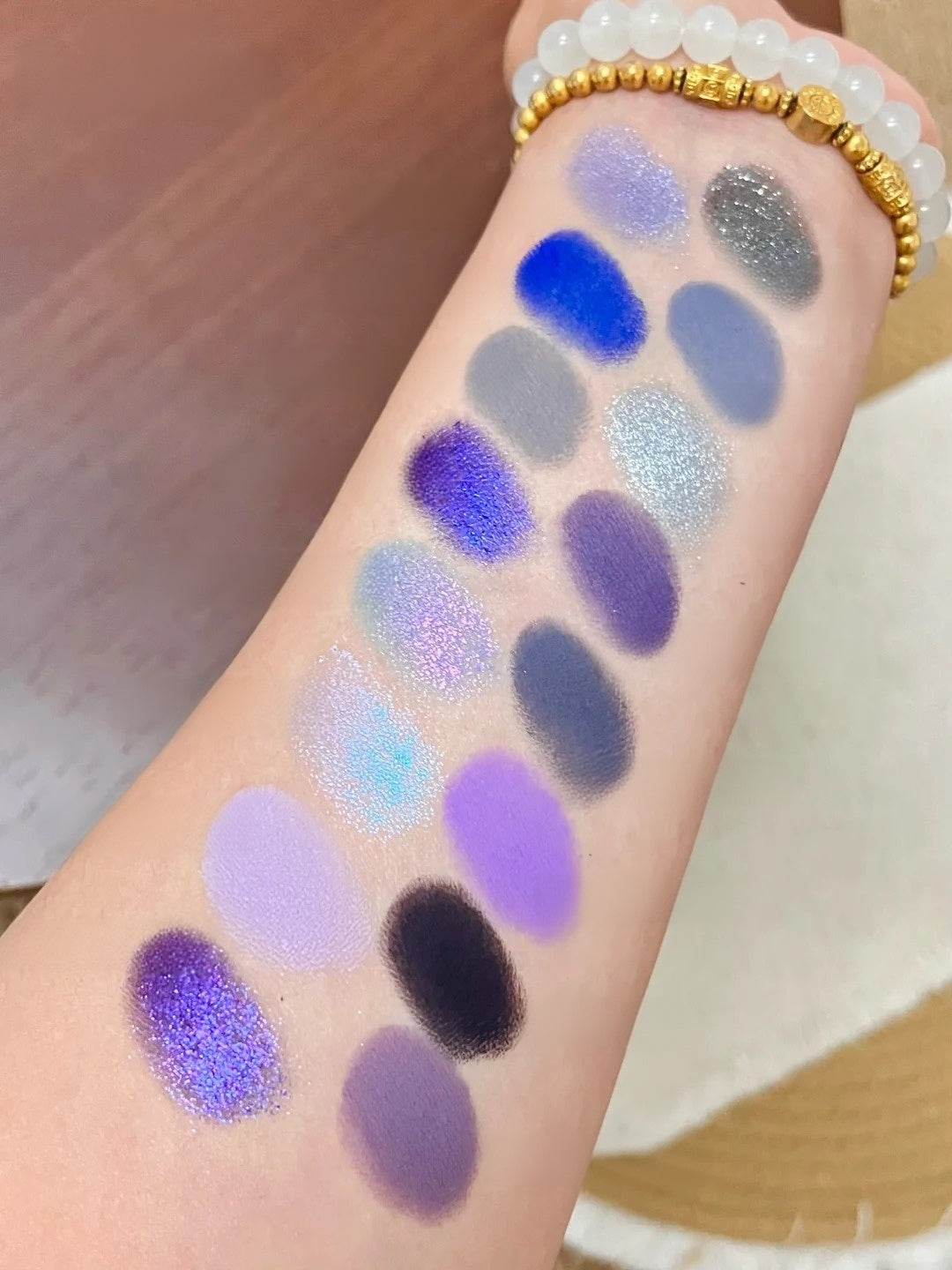 QianYan Fall into Forbidden Garden Collection 16-color Eyeshadow Palette T6023