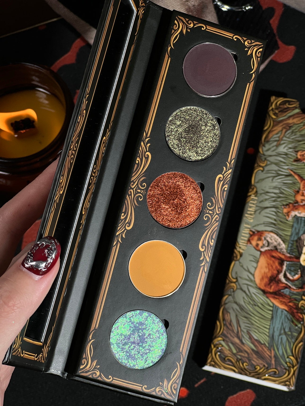 SHELLWE MAKEUP Wulfa Chameleon Eyeshadow Palette T3931