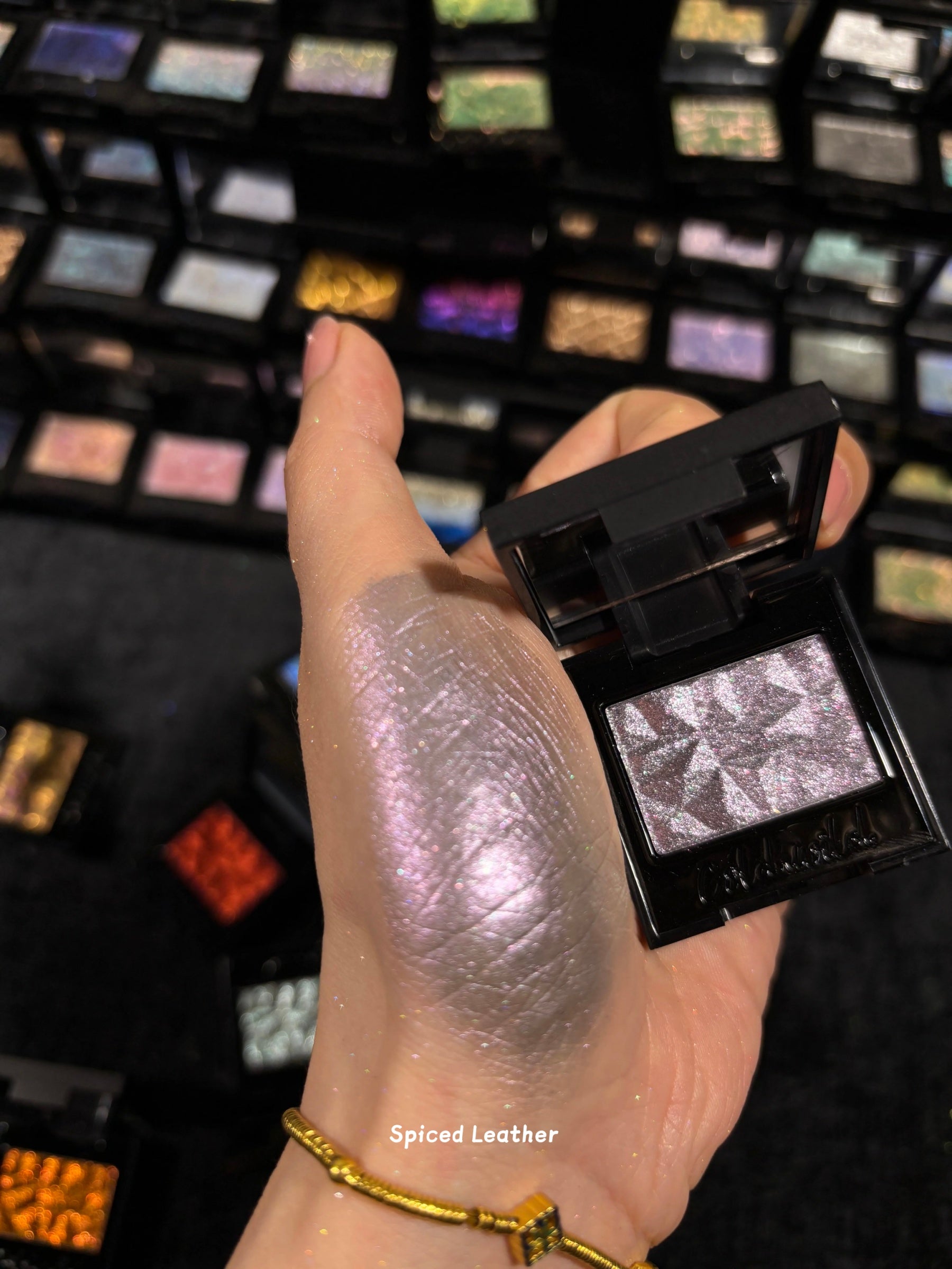 Cold N Wild Fluttering Heart Collection Super Chameleon Eyeshadow T5658