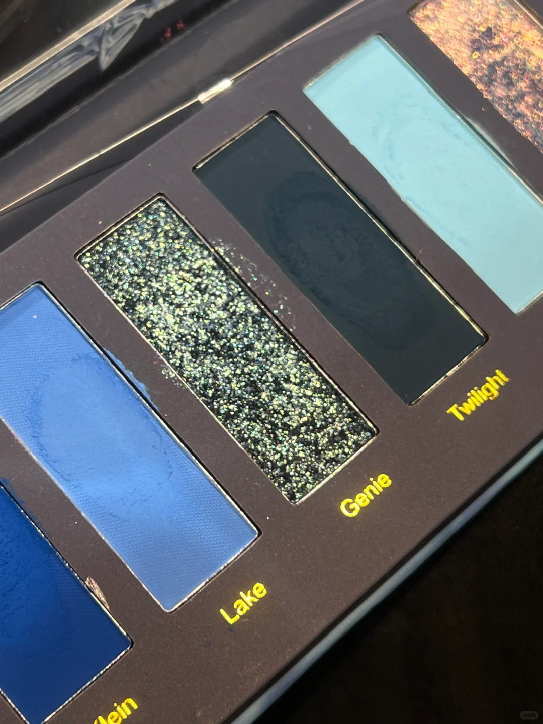 Narimi Blue Twilight Dawn 8-Color Eyeshadow Palette (6.0) T3947