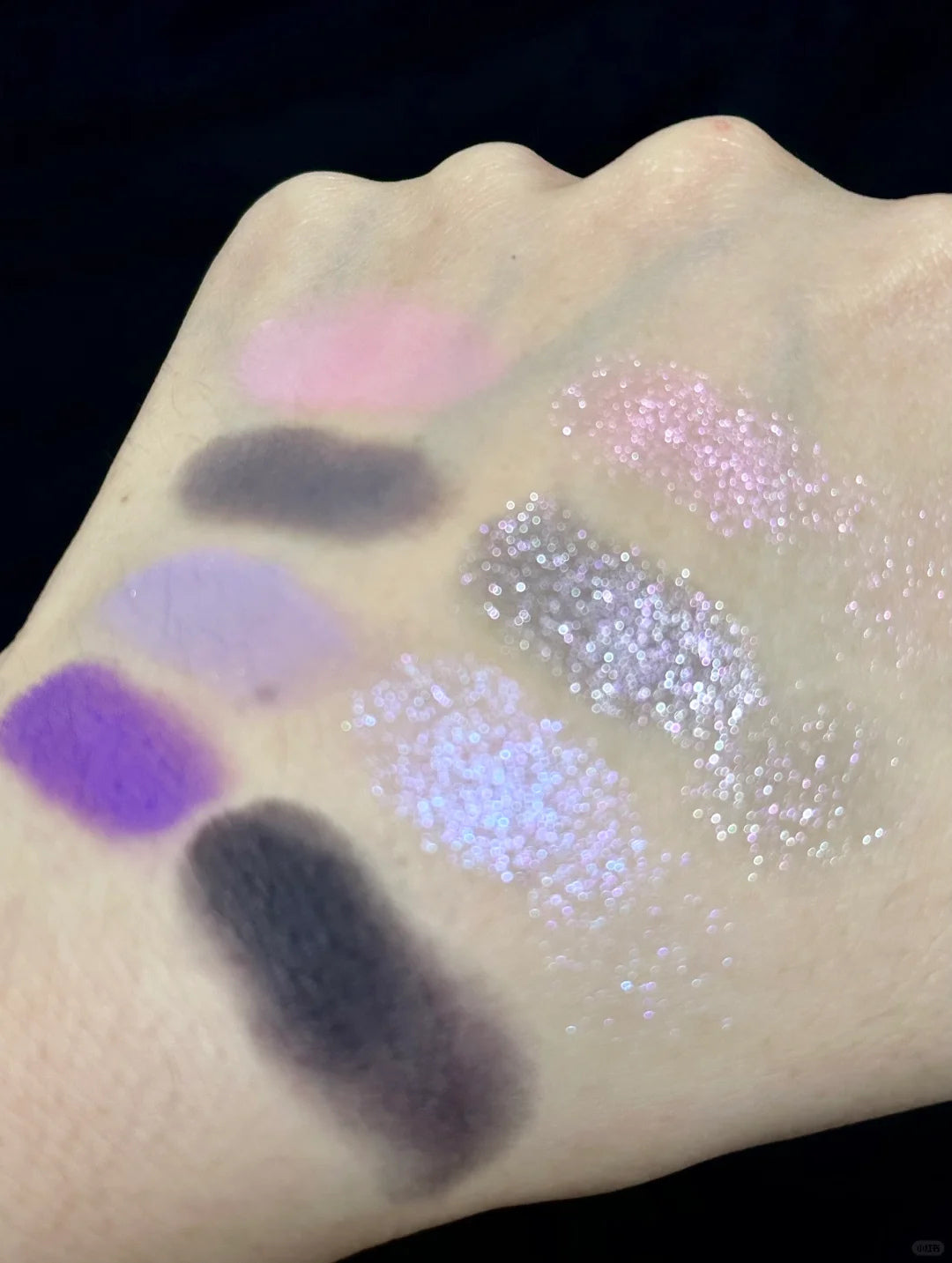 HUAXU Wonderful World 8-Color Eyeshadow Palette T3849