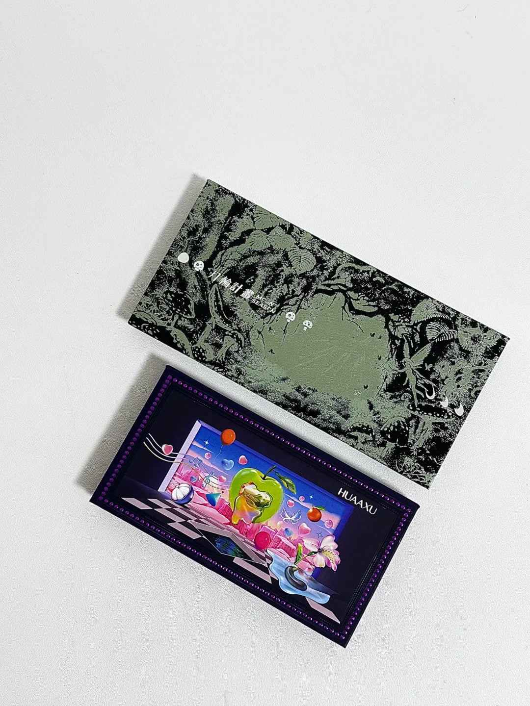 HUAXU Wonderful World 8-Color Eyeshadow Palette T3849