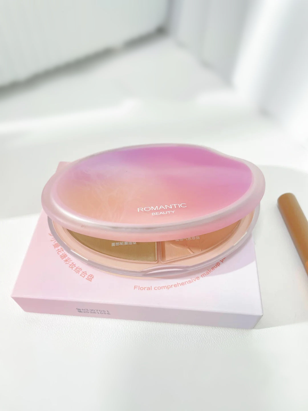 ROMANTIC BEAUTY Flower Spectrum All-In-One Makeup Palette T3828