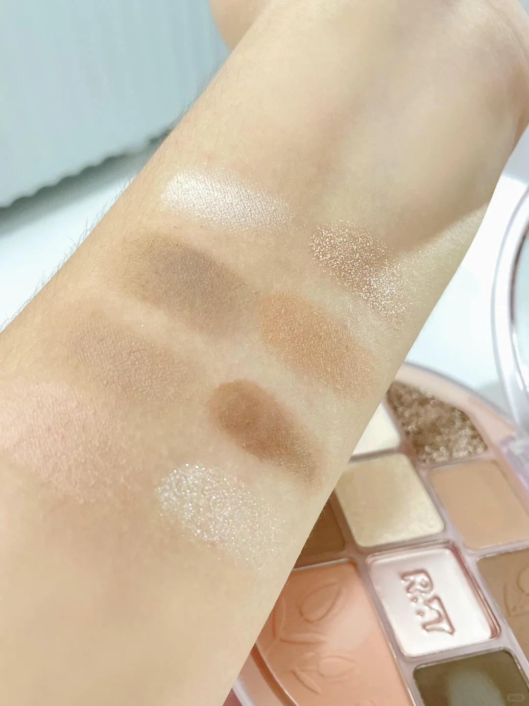 ROMANTIC BEAUTY Flower Spectrum All-In-One Makeup Palette T3828