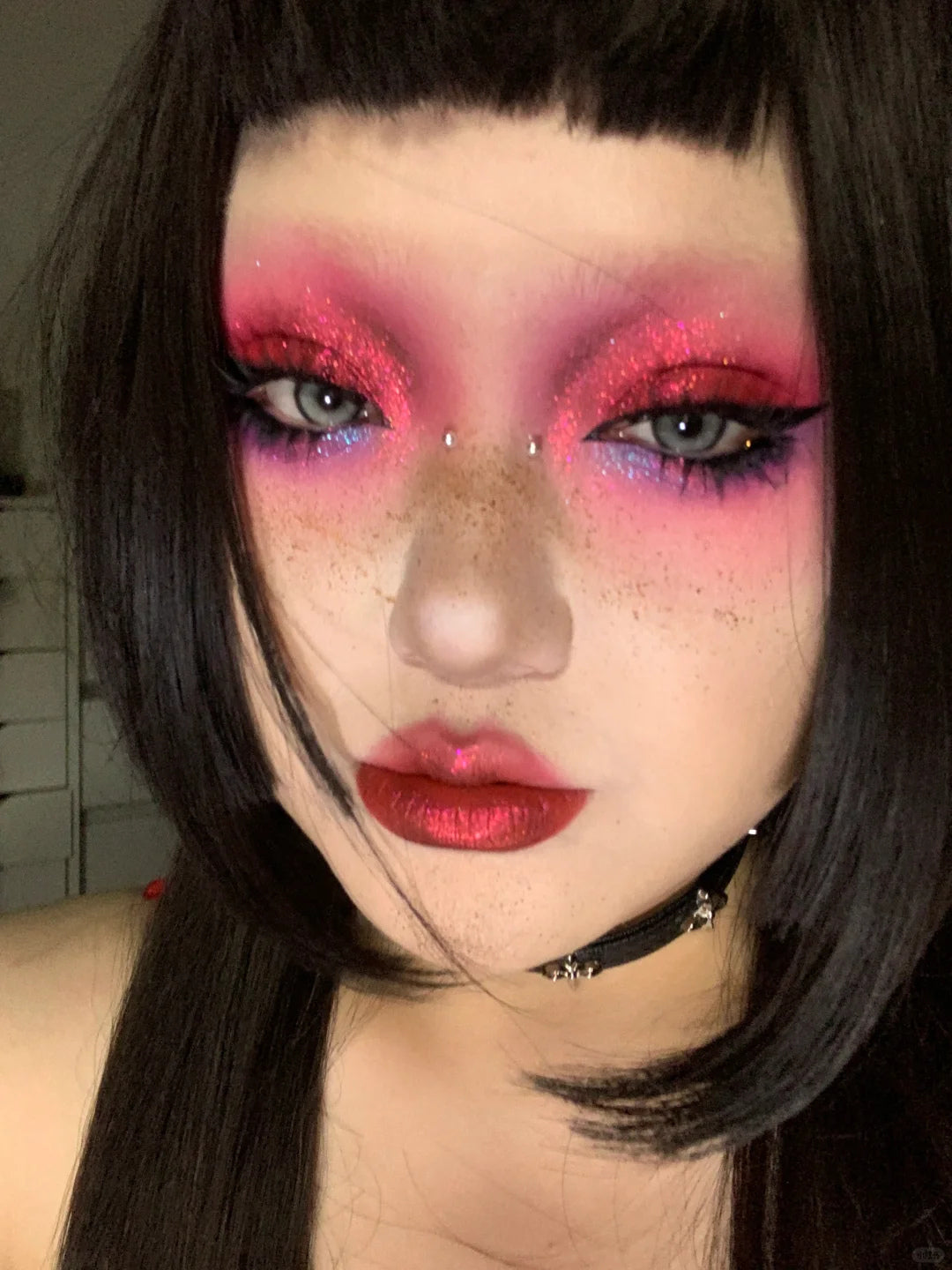 Narimi Fireflies In Dark Night 8-farvet øjenskyggepalette (6.0) T3840