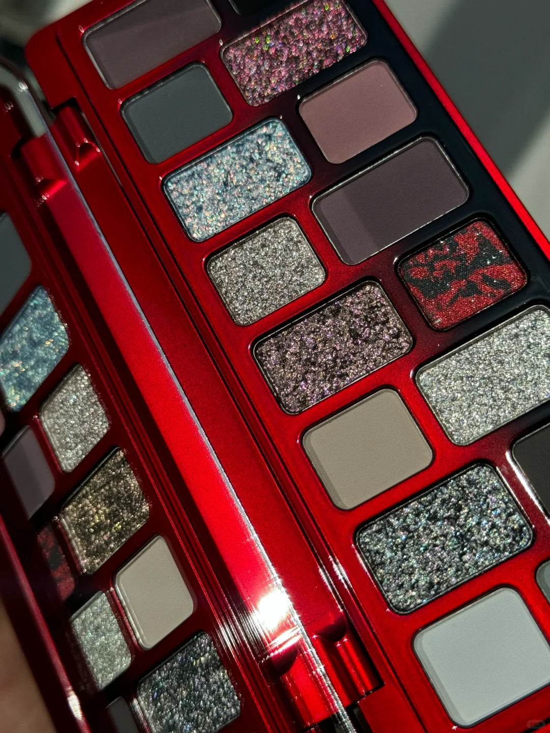 QianYan X Freya86 16-farvet kameleon øjenskyggepalette T4017 