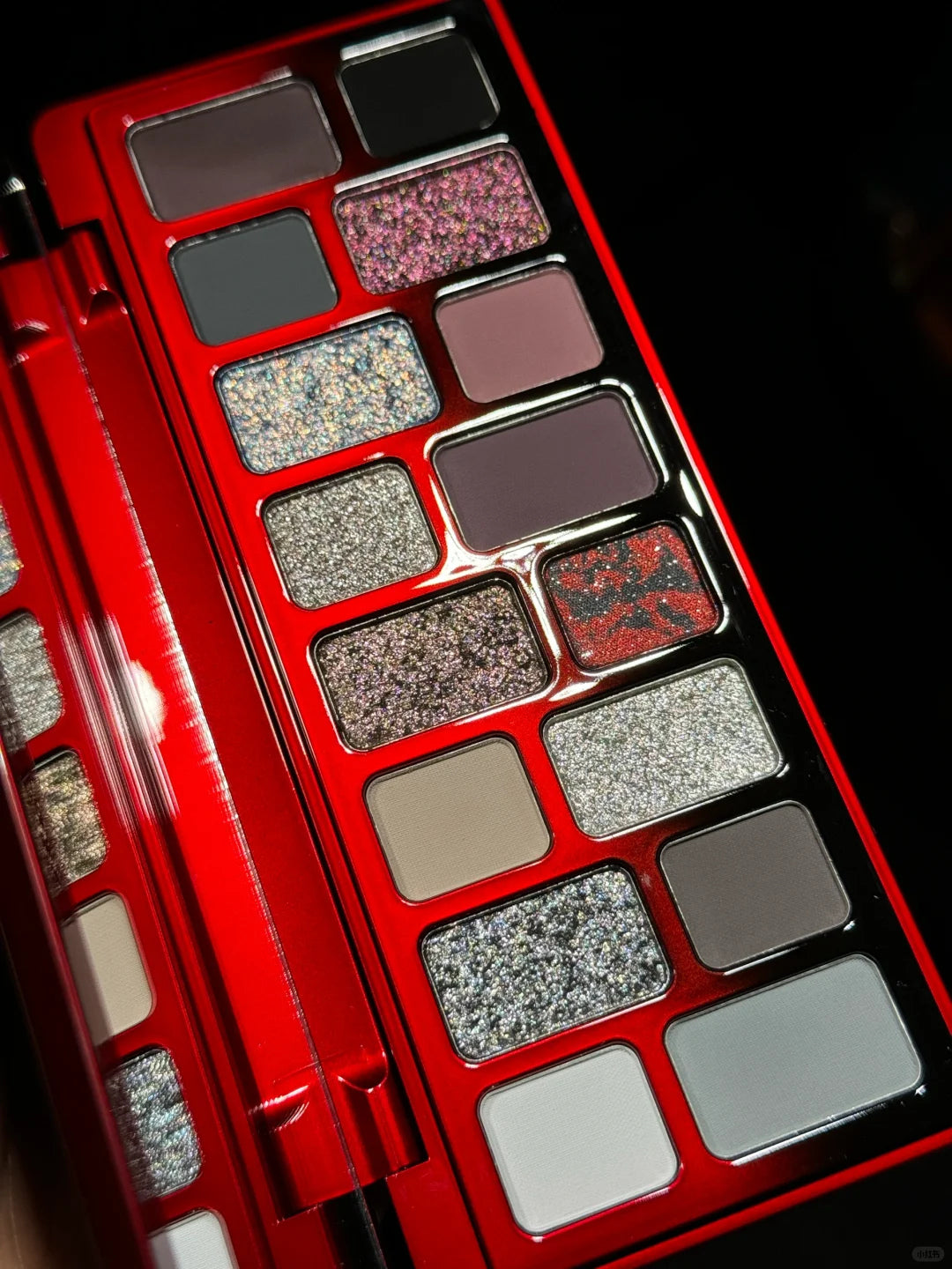 QianYan X Freya86 16-farvet kameleon øjenskyggepalette T4017 