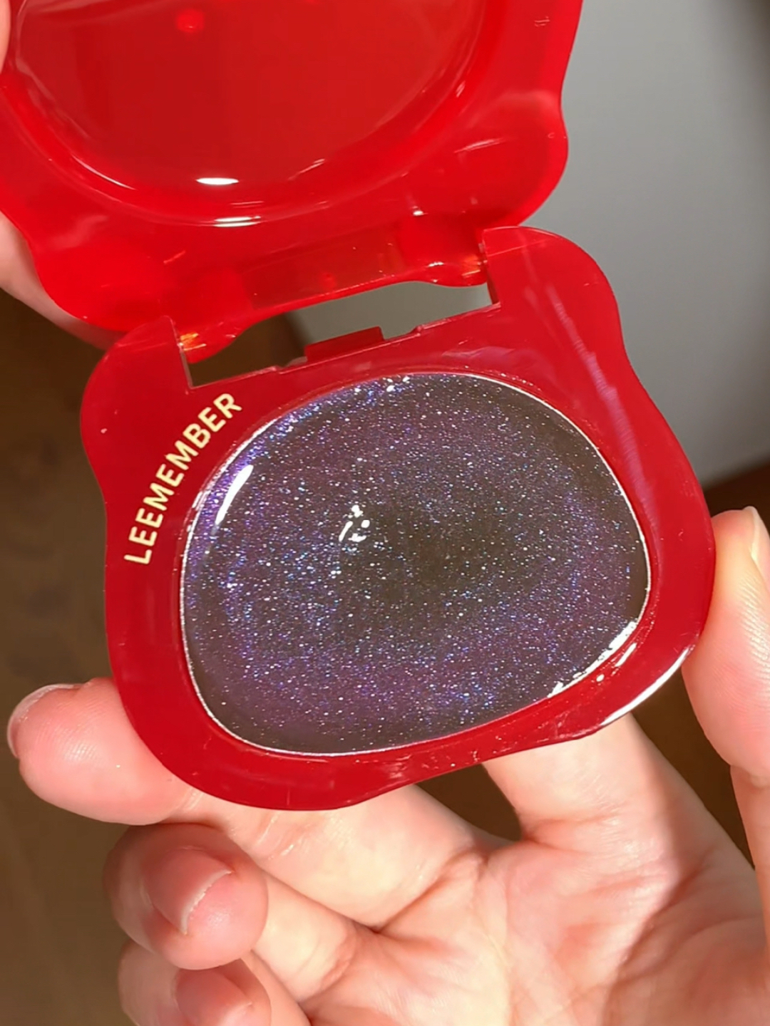 LEEMEMBER Bear Watery Light Multi-use Makeup Cream for Blusher & Highlighter T4310