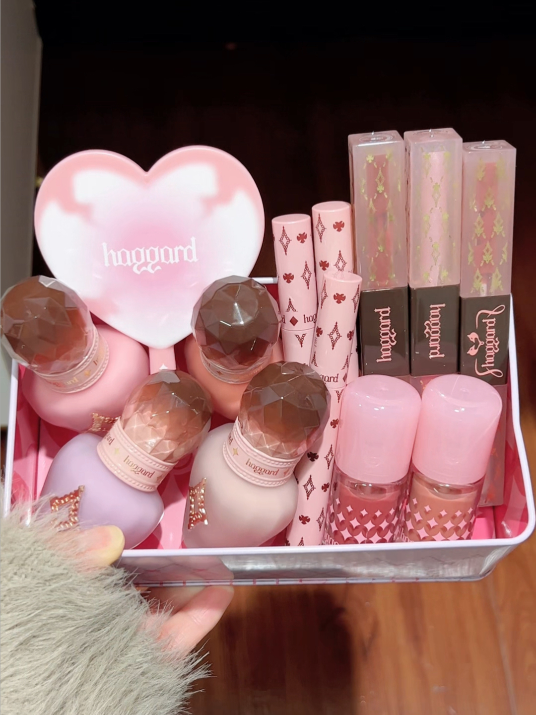 HAGGARD Emo Monster Collection All-In-One Makeup Gift Box T4302