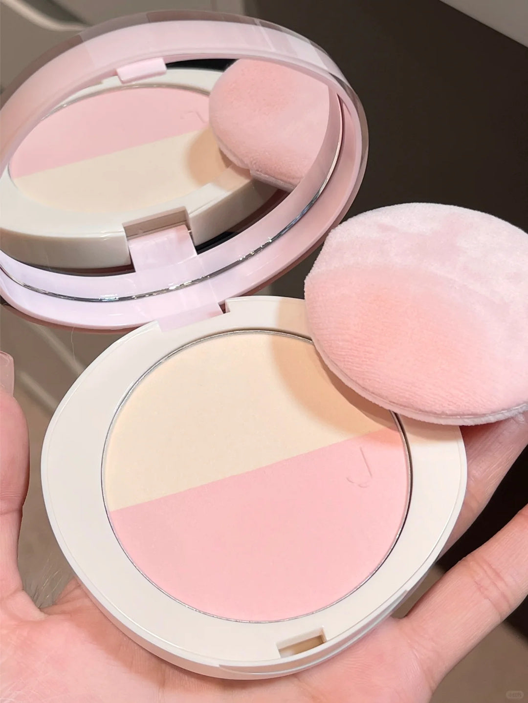 JOOCYEE Two-Tone Multi-Use Fill Light Presseed Powder T3791