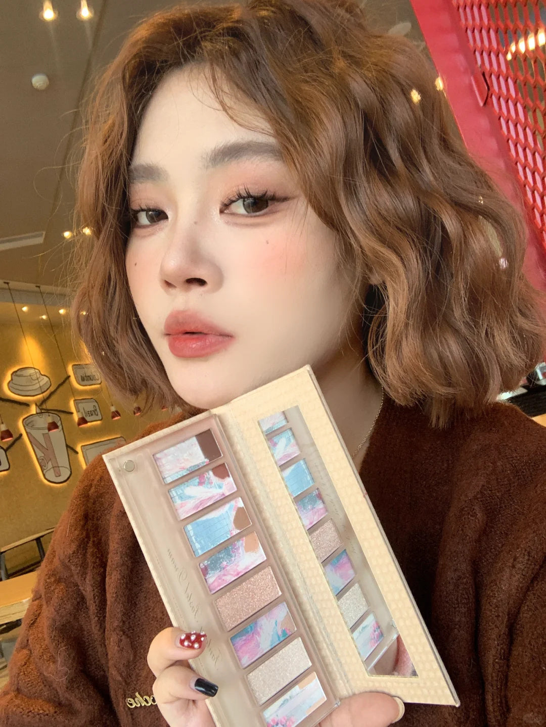 COLORROSE Artist's Fantasy 8-Color Eyeshadow Palette T3831