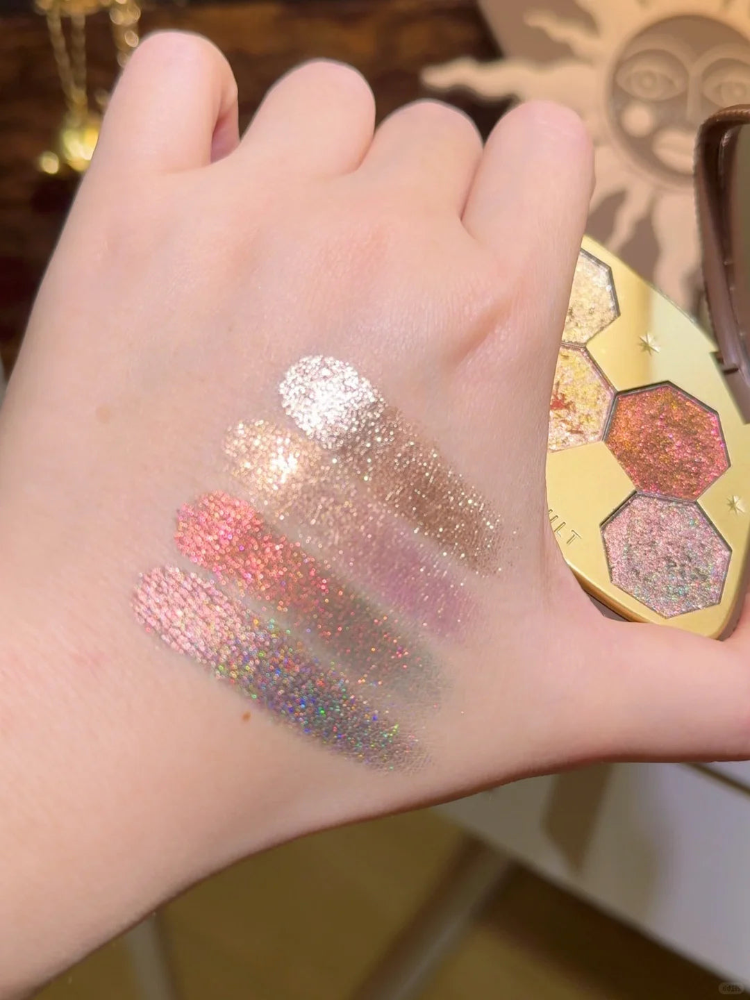 Girlcult Gold Digger Belle Series Fantasy Chameleon Eyeshadow Palette T3971