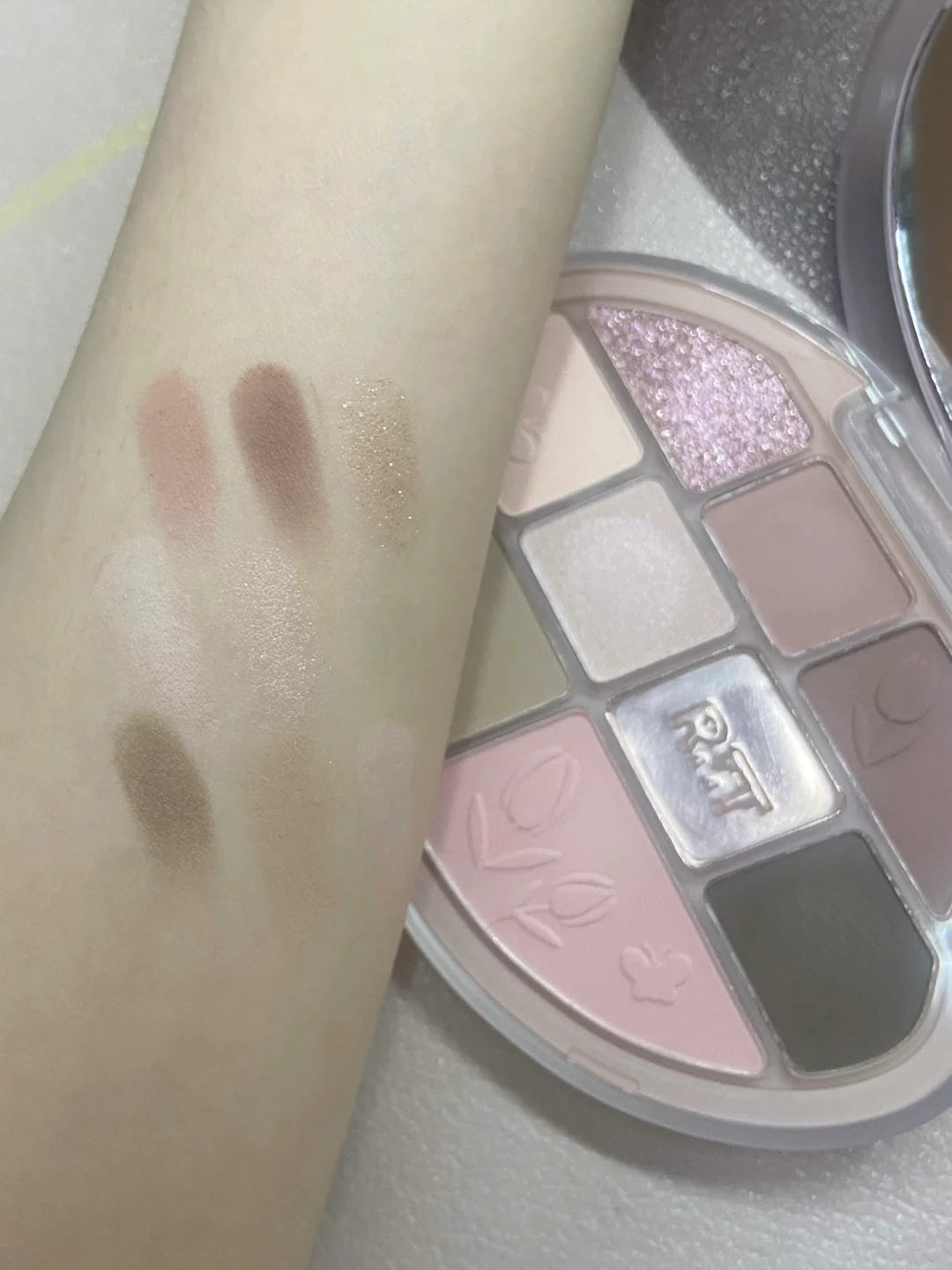 ROMANTIC BEAUTY Flower Spectrum All-In-One Makeup Palette T3828