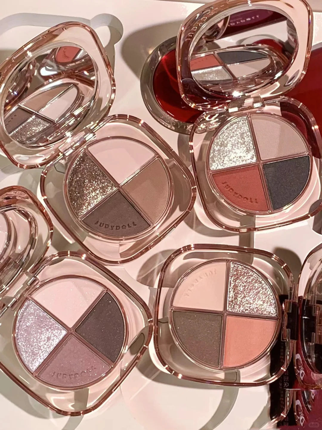 JUDYDOLL Glamorous Glaze Series 4 Colors Eyeshadow Palette T3959