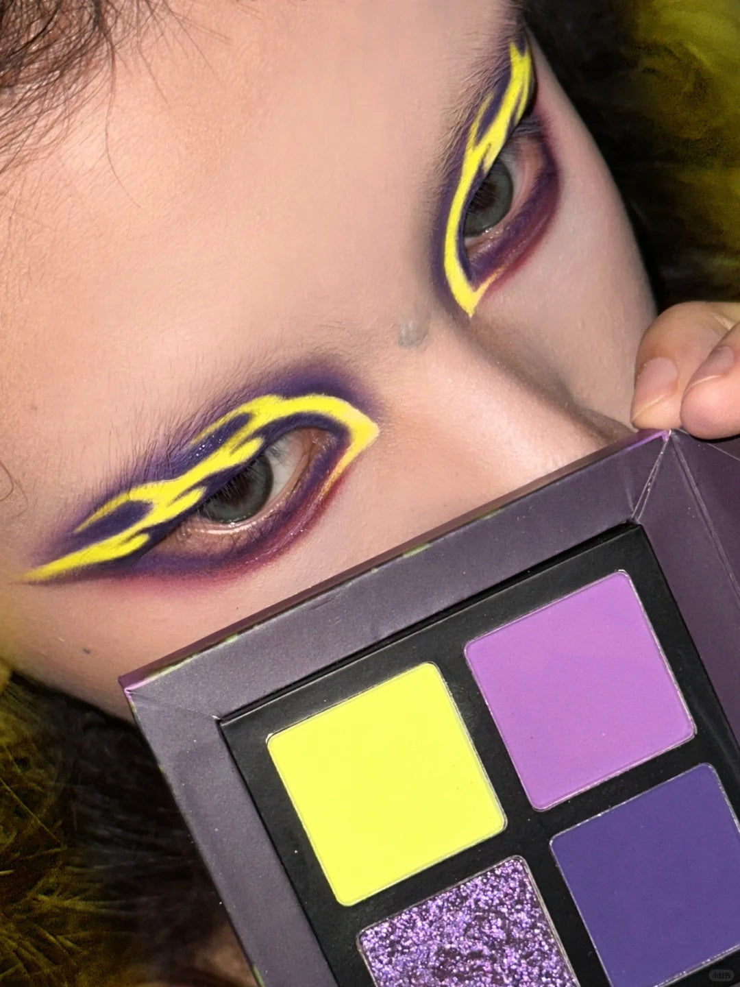 EXILEJOY Temperature Difference 77℃ 4-color Eyeshadow Palette T4026