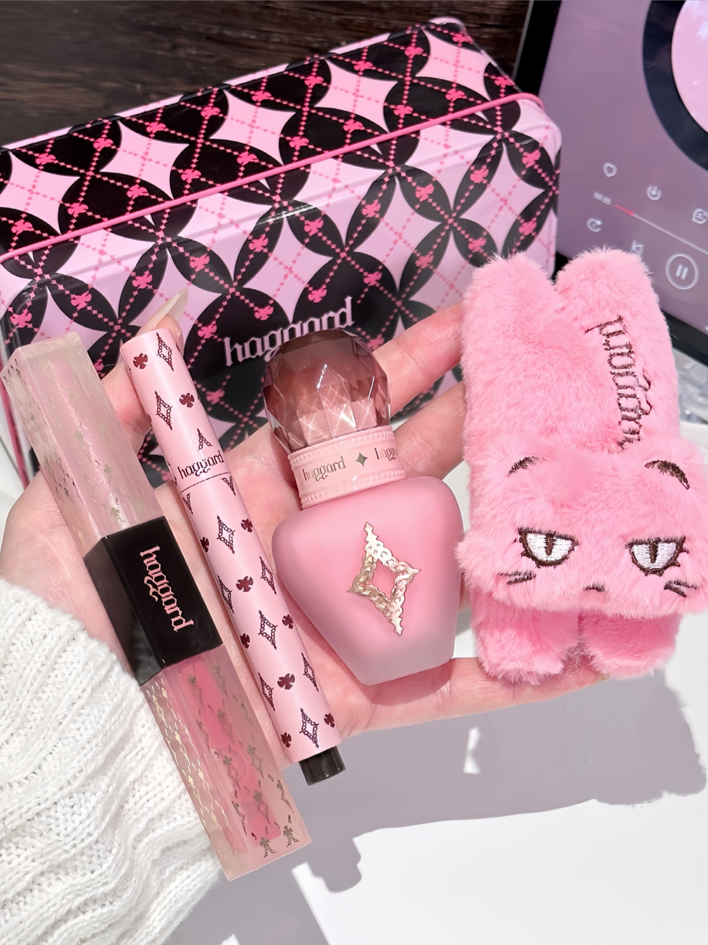 HAGGARD Emo Monster Collection All-In-One Makeup Gift Box T4302