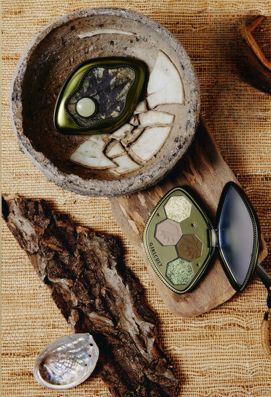 Girlcult Compendium of Materia Medica Collection Chameleon Øjenskyggepalette T4483