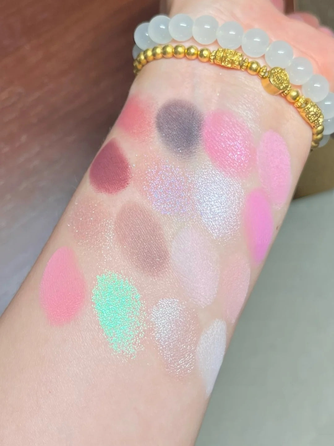QianYan Fall into Forbidden Garden Collection 16-color Eyeshadow Palette T6023