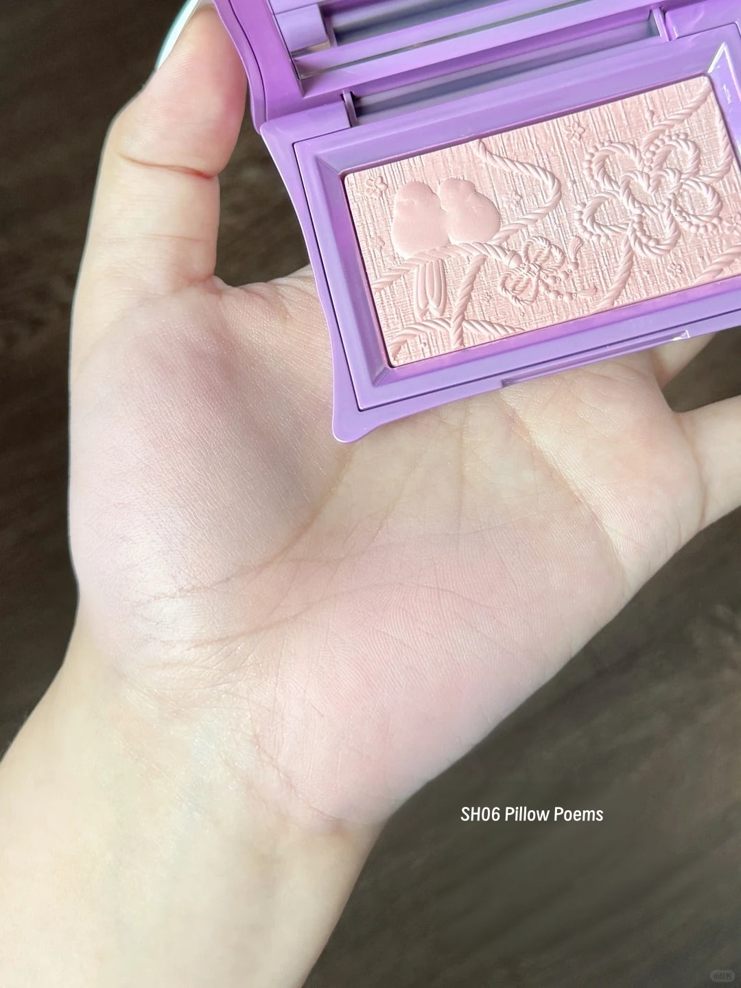 QianYan Pillow Gem Collection Highlighter & Eyeshadow Palette T5980