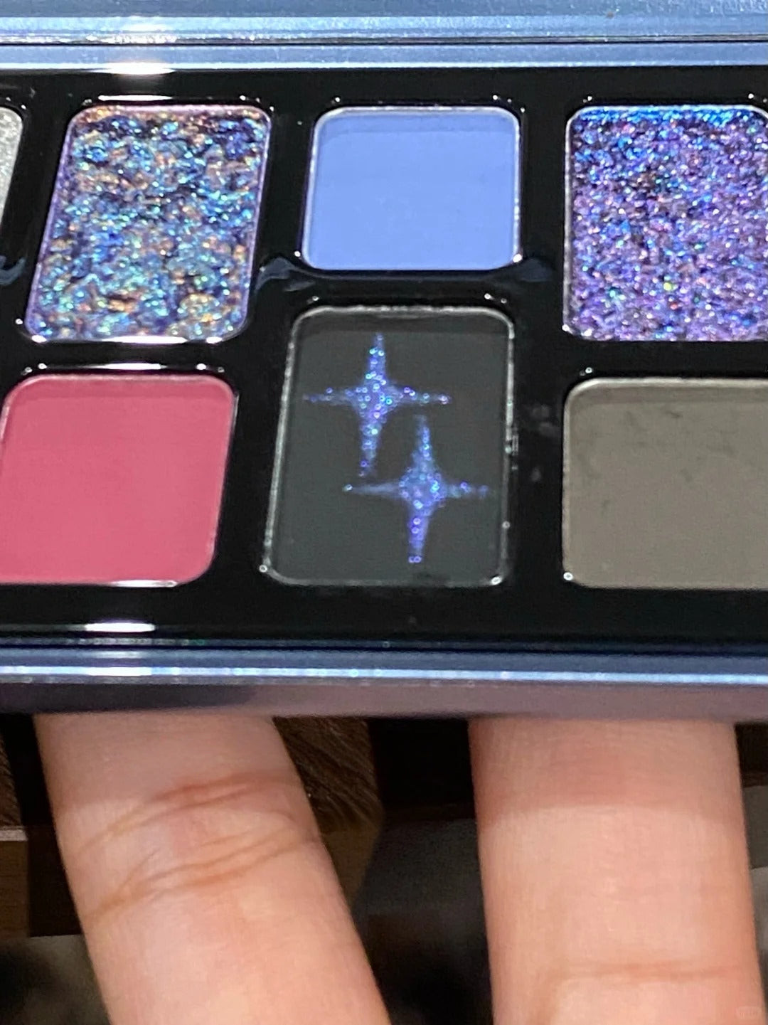 QianYan X Freya86 Breaking Cocoon #Star Core Eyeshadow Palette T5101