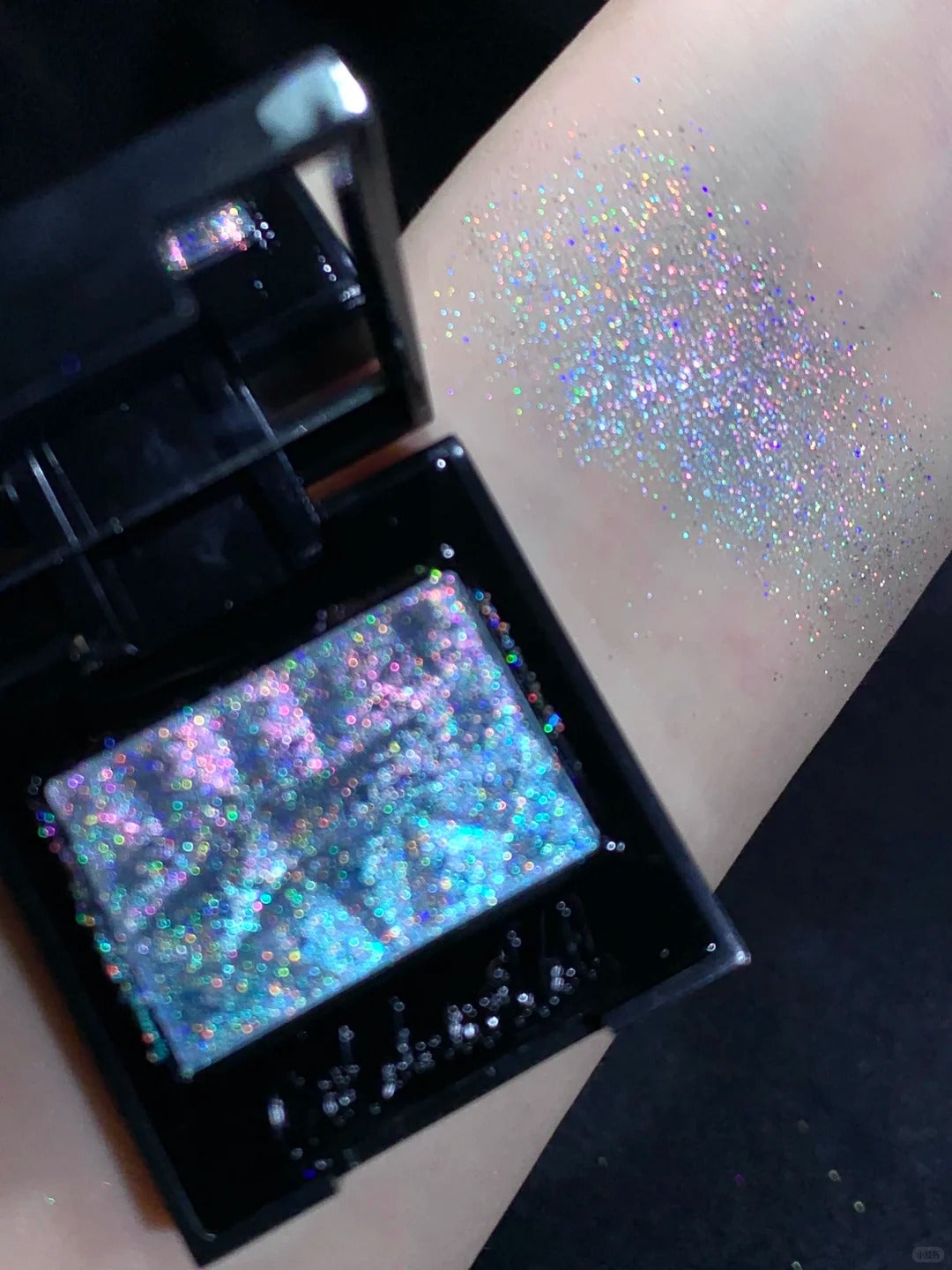 Cold N Wild Gradient Holographic Chameleon Eyeshadow #Like A Dream T5110