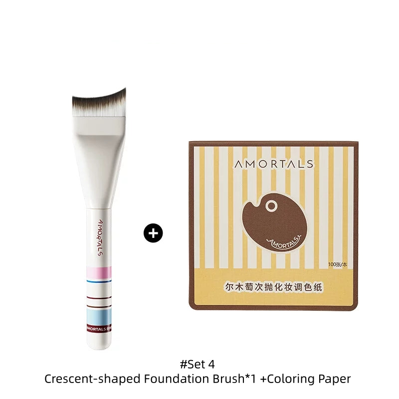 AMORTALS Flawless Crescent-shaped Foundation Brush T5741