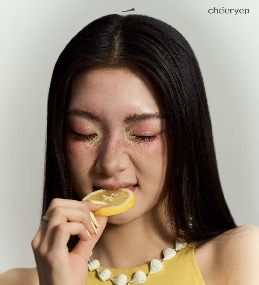 QianYan Lime Cheese 16-Color Eyeshadow Palette T4349