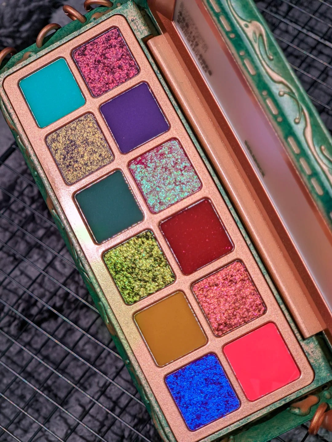 SUGAROCK Epic Edge 12 Color Eyeshadow Palette T5351