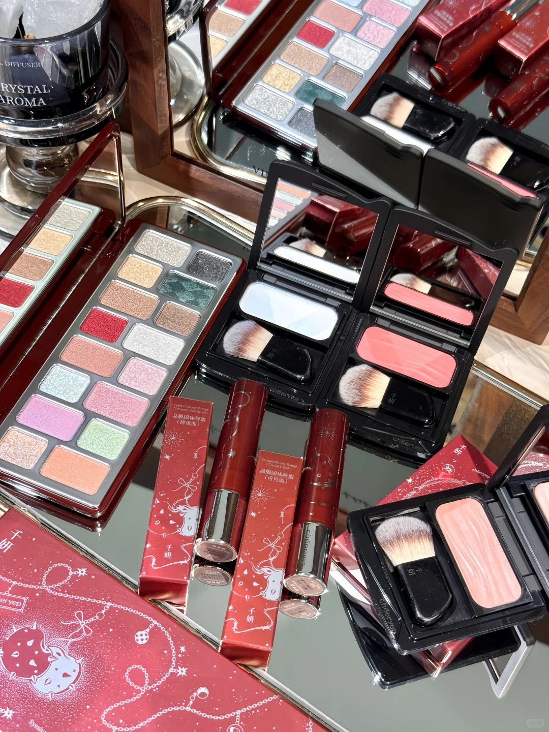 QianYan Christmas Starlight Wishes Collection Eyeshadow & Lipstick & Blusher T5436