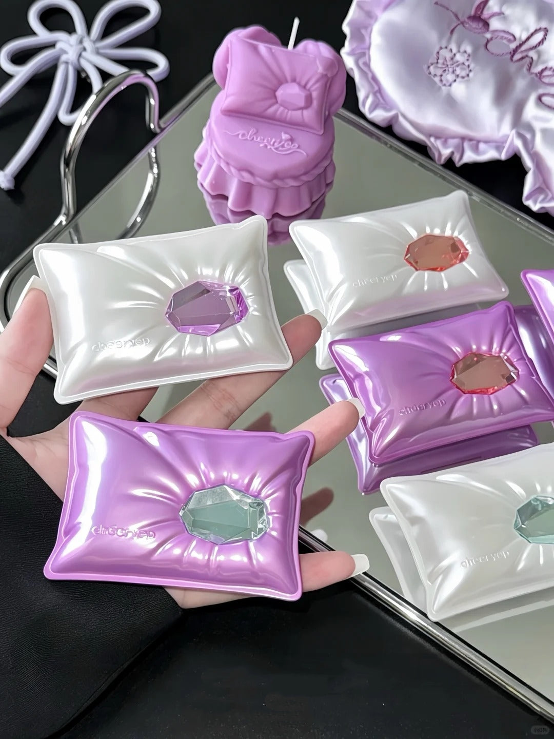 QianYan Pillow Gem Collection Highlighter & Eyeshadow Palette T5980