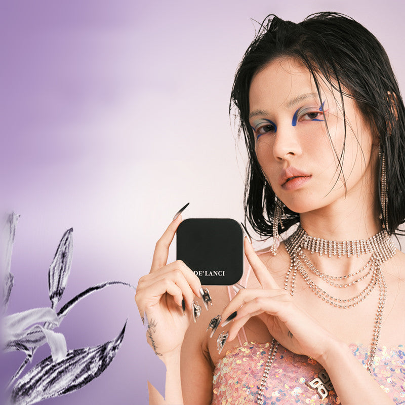 DE'LANCI Snow Kingdom 4-Color Polarized Holographic Eyeshadow Palette T4231