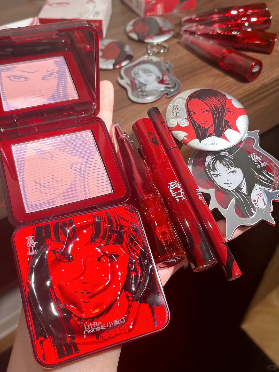 LITTLE ONDINE X Junji ITO Maniac Collection Makeup Gift Box T5285