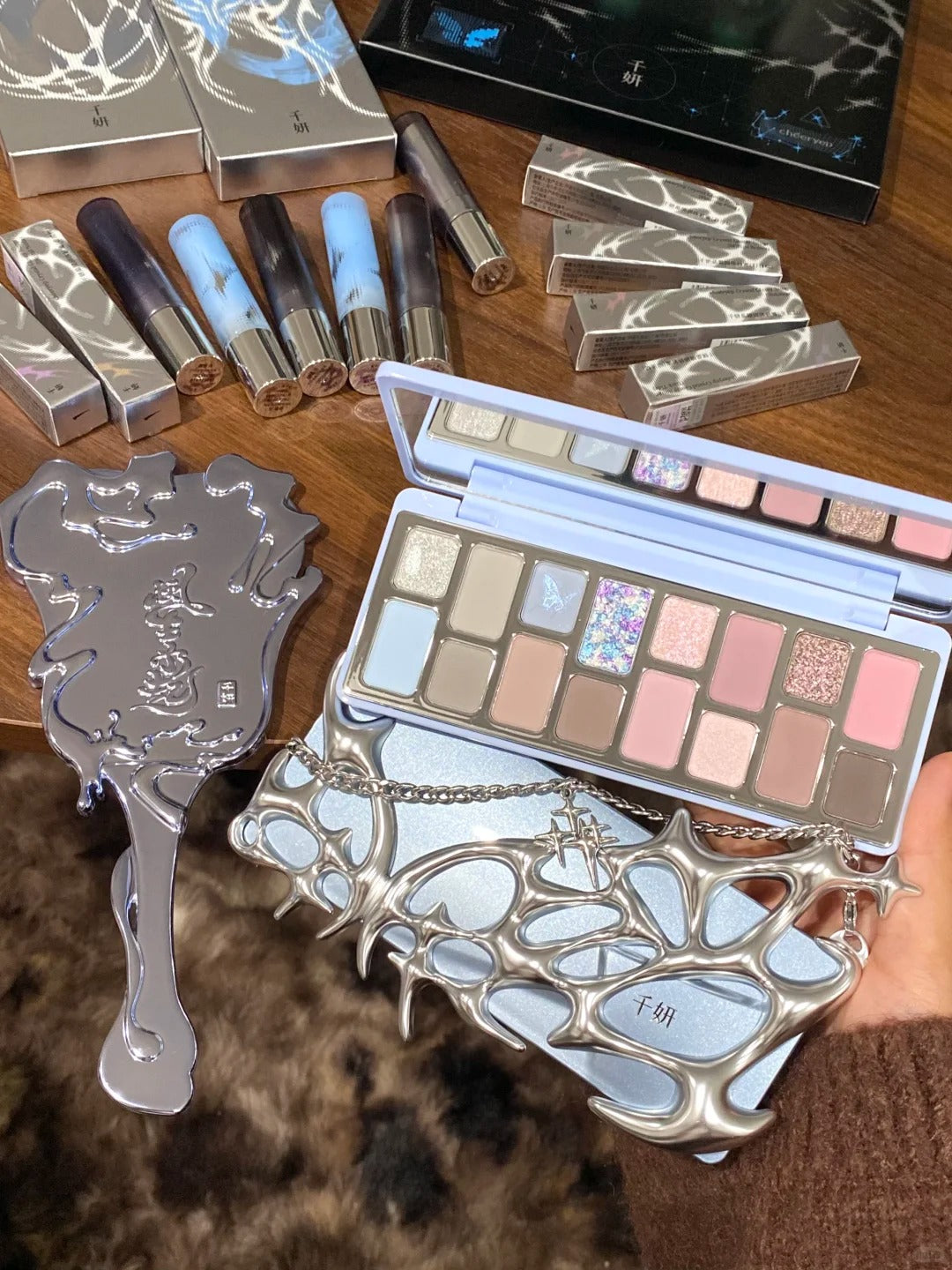 QianYan Breaking Cocoon Collection Gift Box T5104