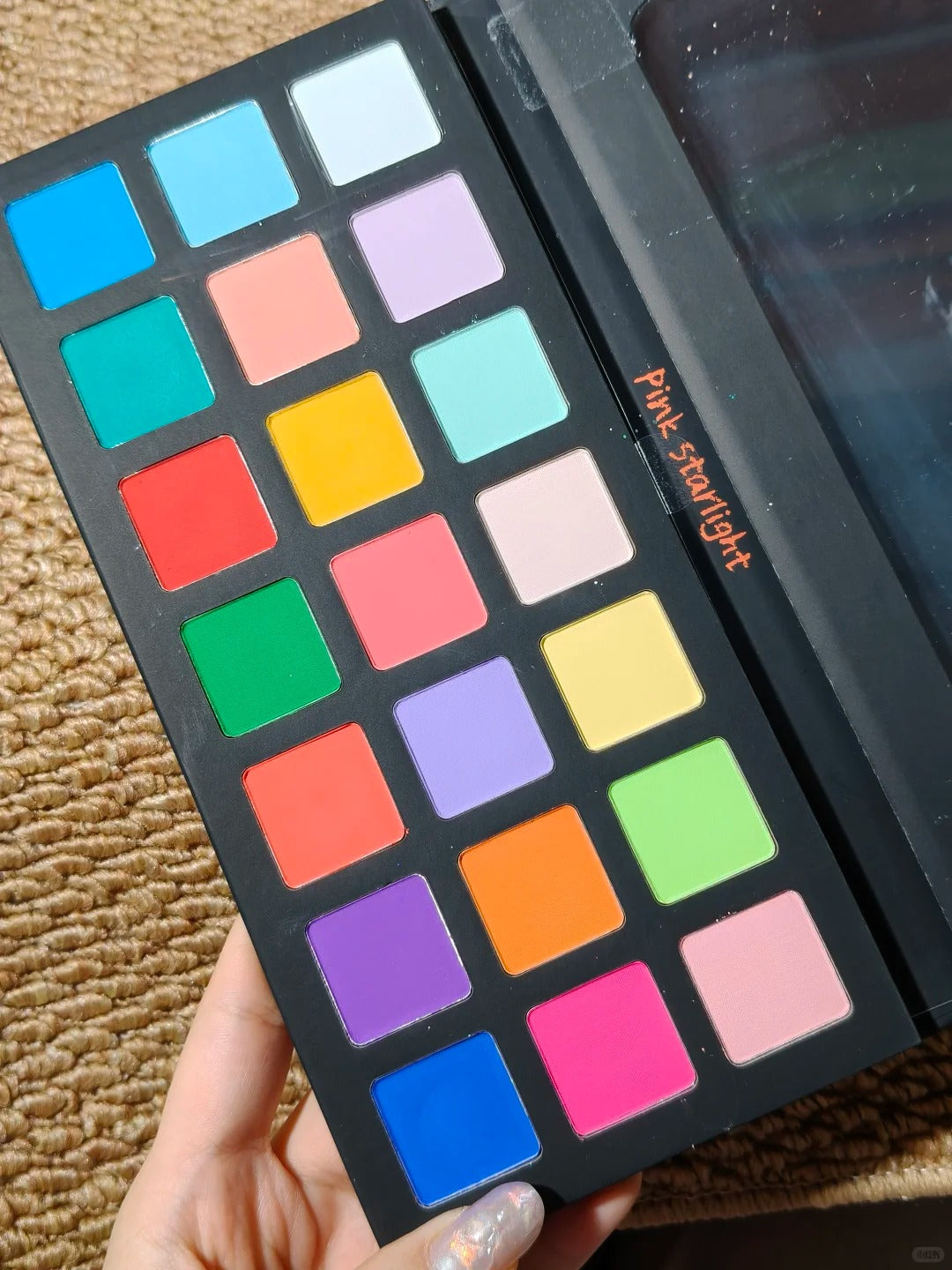 PINK STARLIGHT Color Outburst 21-color Eyeshadow Palette T5946