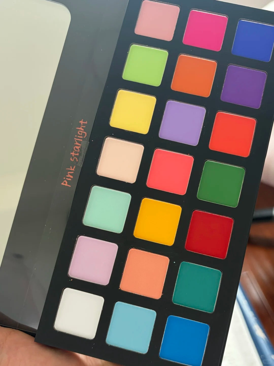 PINK STARLIGHT Color Outburst 21-color Eyeshadow Palette T5946