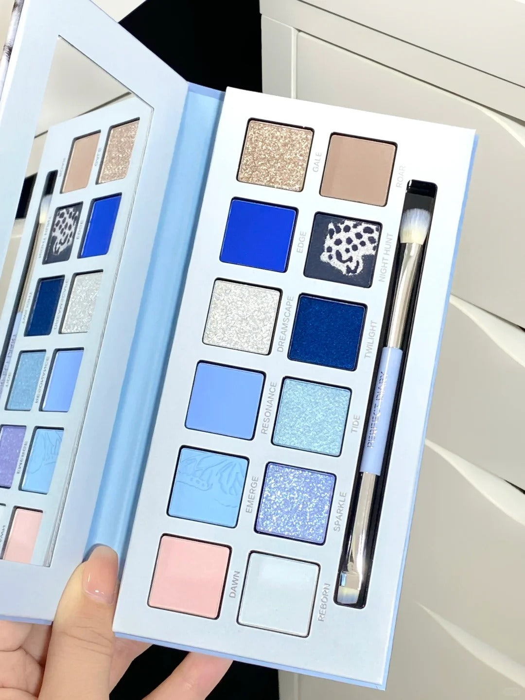 Perfect Diary X Discovery Butterfly & Snow Leopard Eyeshadow Palette T4599