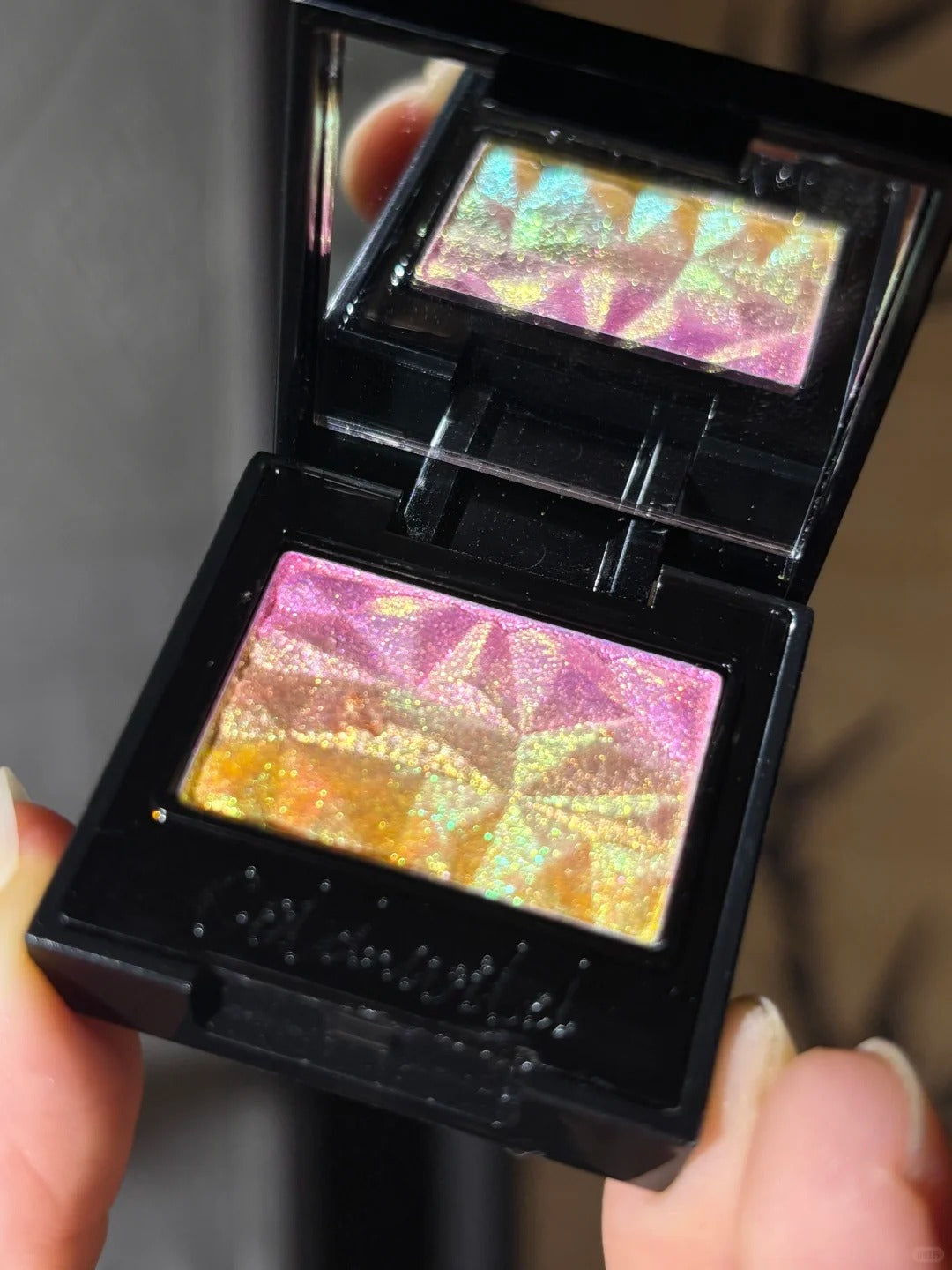 Cold N Wild Gradient Chameleon Eyeshadow #Peach Ash T5303