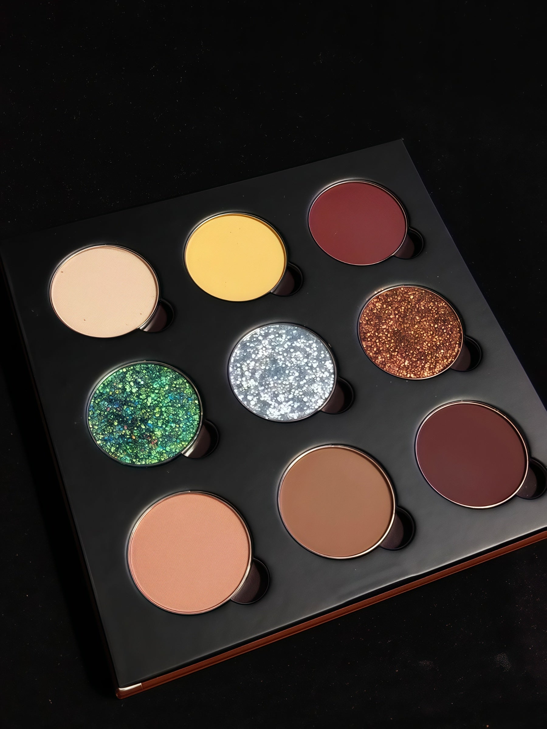 MuWen Dead Leaf Butterfly 9 Colors Chameleon Eyeshadow Palette T4576