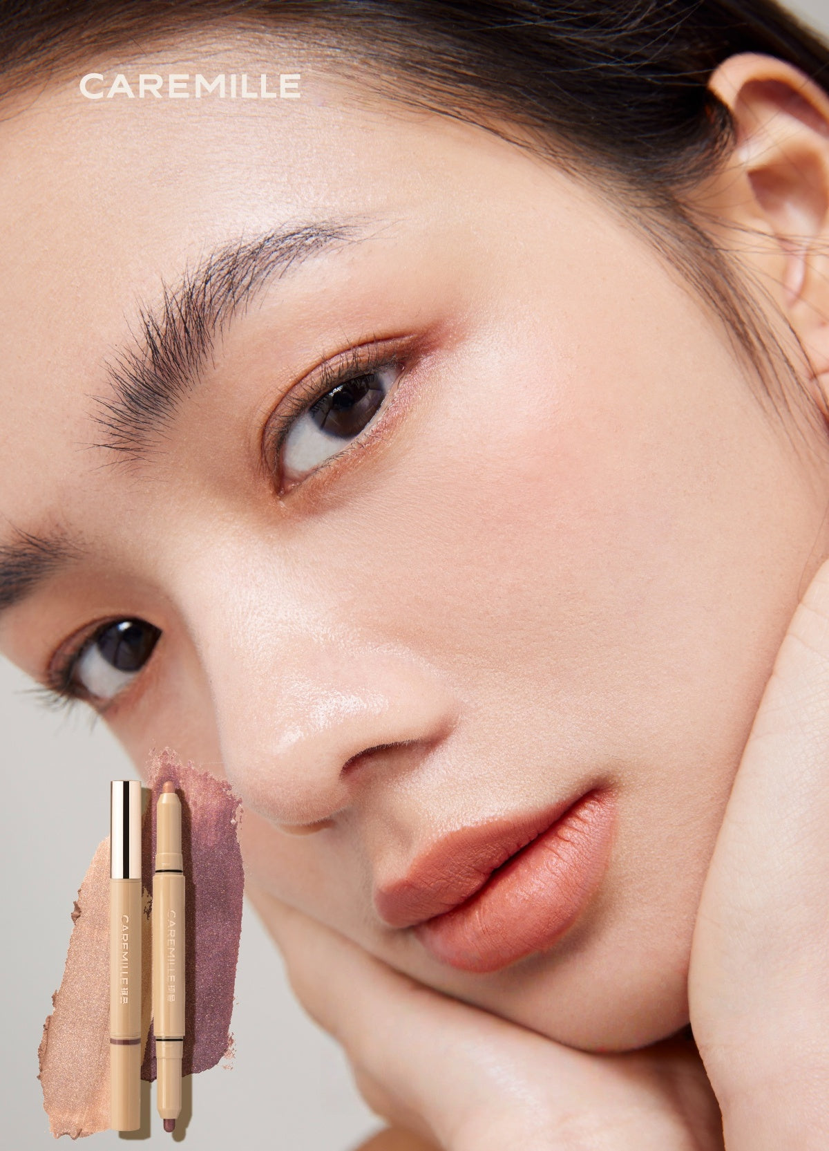 CAREMILLE Double-head Silk Powder Eyeshadow Stick T5055